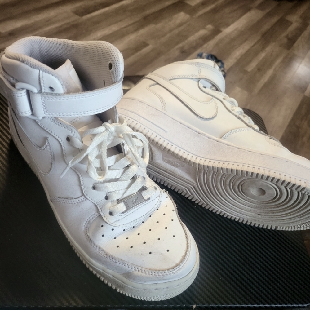 Nike Air mid tops